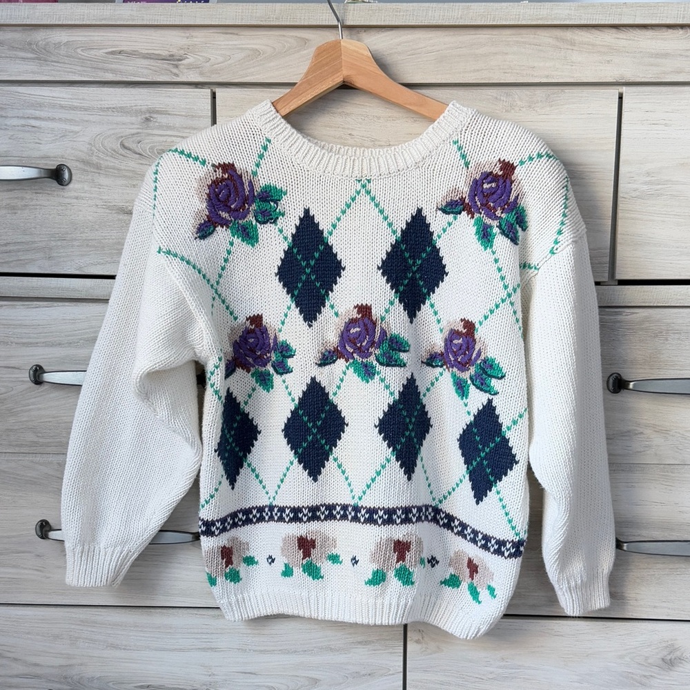 Knitted sweater with floral and diamonds pattern by Coleen’s Collectables sz L